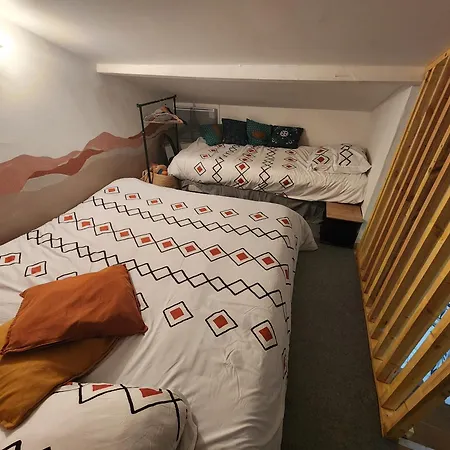 Сasa de vacaciones Cozyduplex Calme Et Climatise Au Centre Saint-André-de-Cubzac