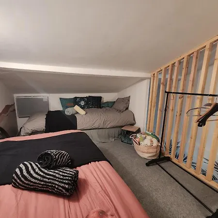 Dom wakacyjny Cozyduplex 4-5 Pers & Bebe Dans Le Centre Saint-André-de-Cubzac